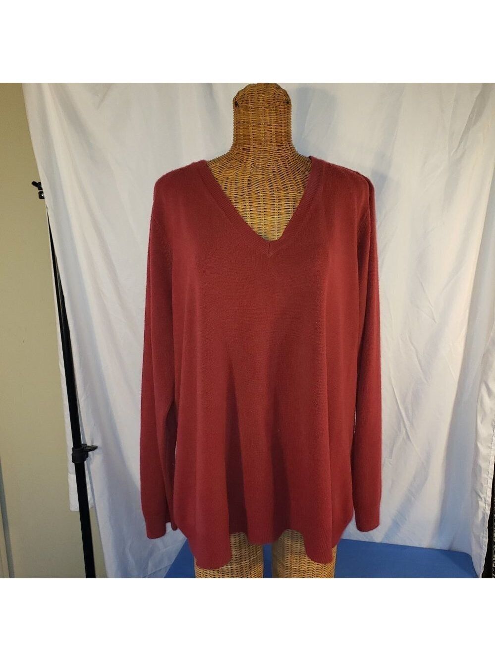 Women's Red BASIC EDITIONS V-Neck Pullover Sweater - 3X